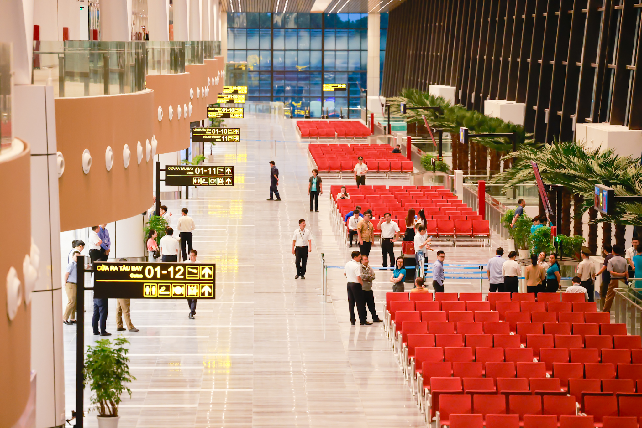 Tiếp tục tăng tần suất chuyến bay phục vụ các hoạt động kỷ niệm 50 năm Ngày giải phóng miền Nam, thống nhất Đất nước 